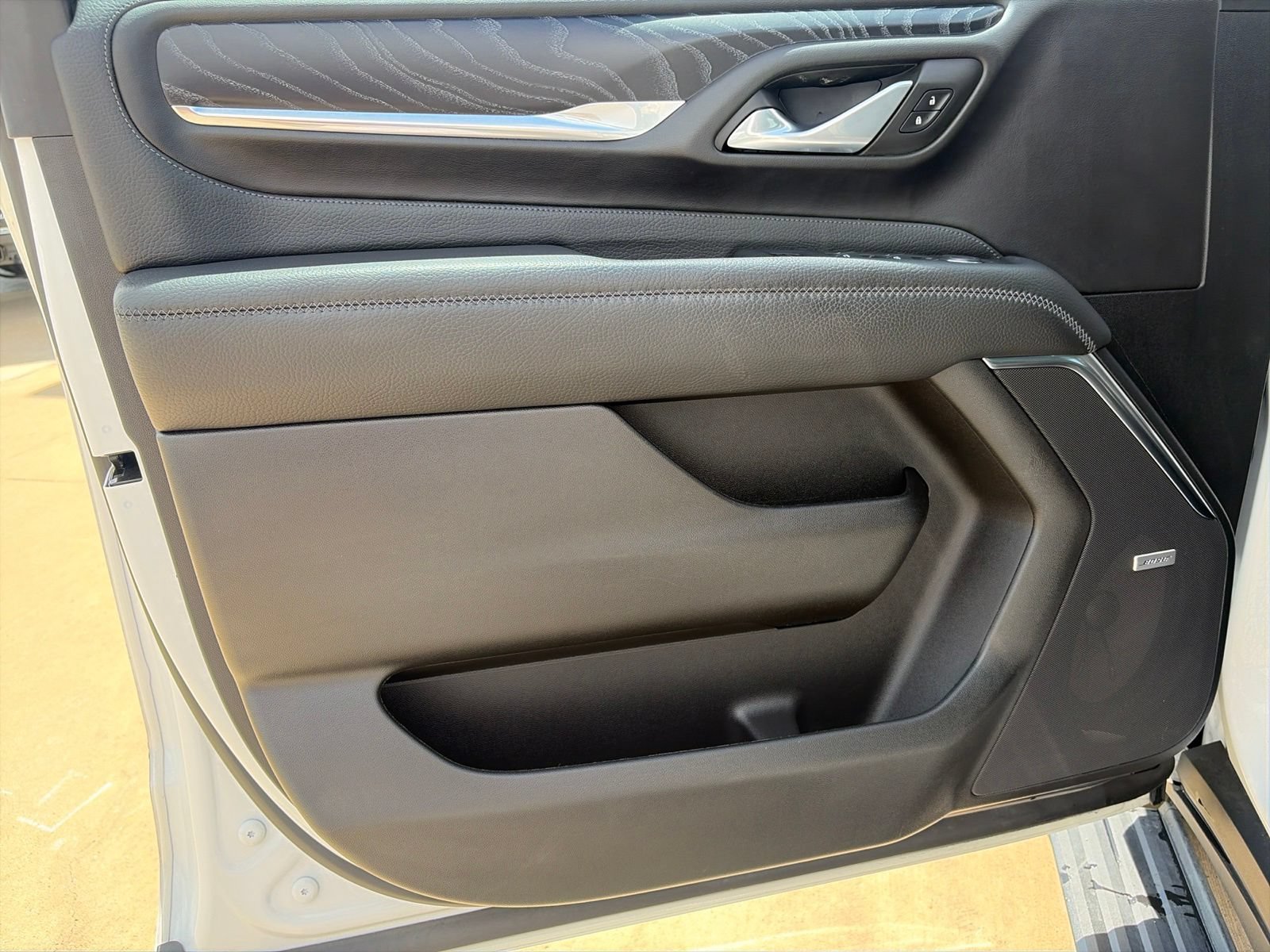 Used 2023 GMC Yukon XL Denali RWD image 13