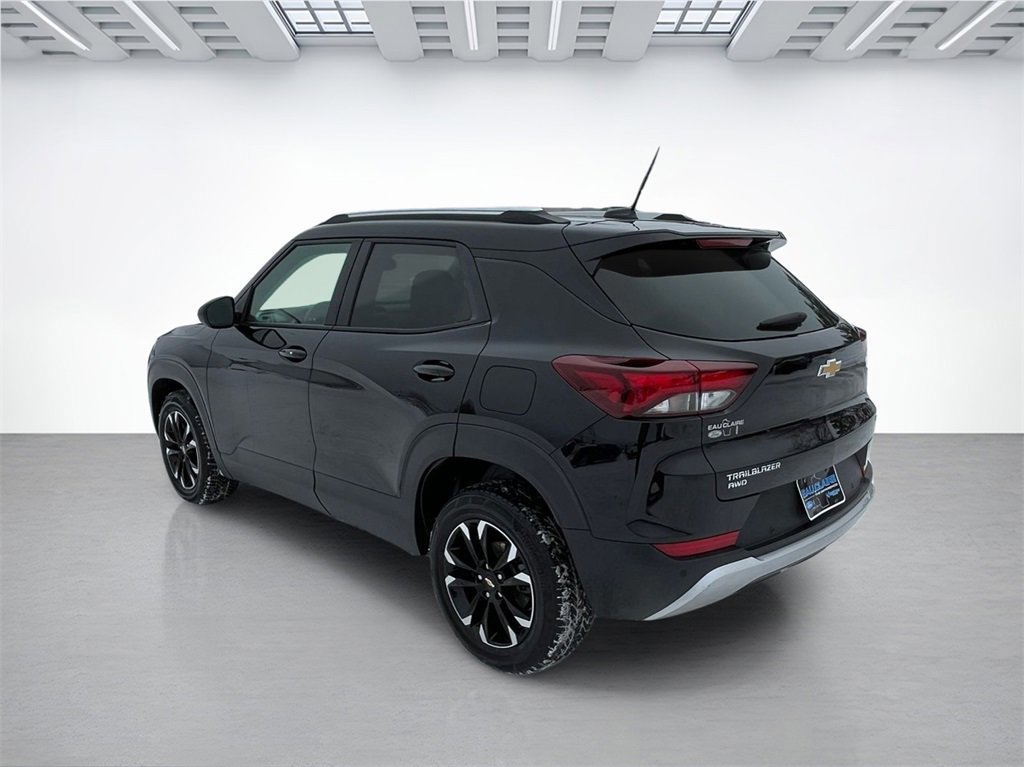 Used 2022 Chevrolet TrailBlazer LT w/ Convenience Package image 3