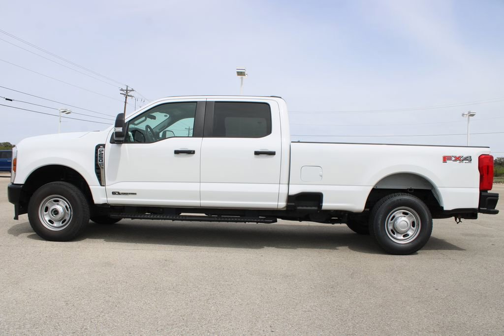 Certified 2025 Ford F250 XL w/ FX4 Off-Road Package image 5