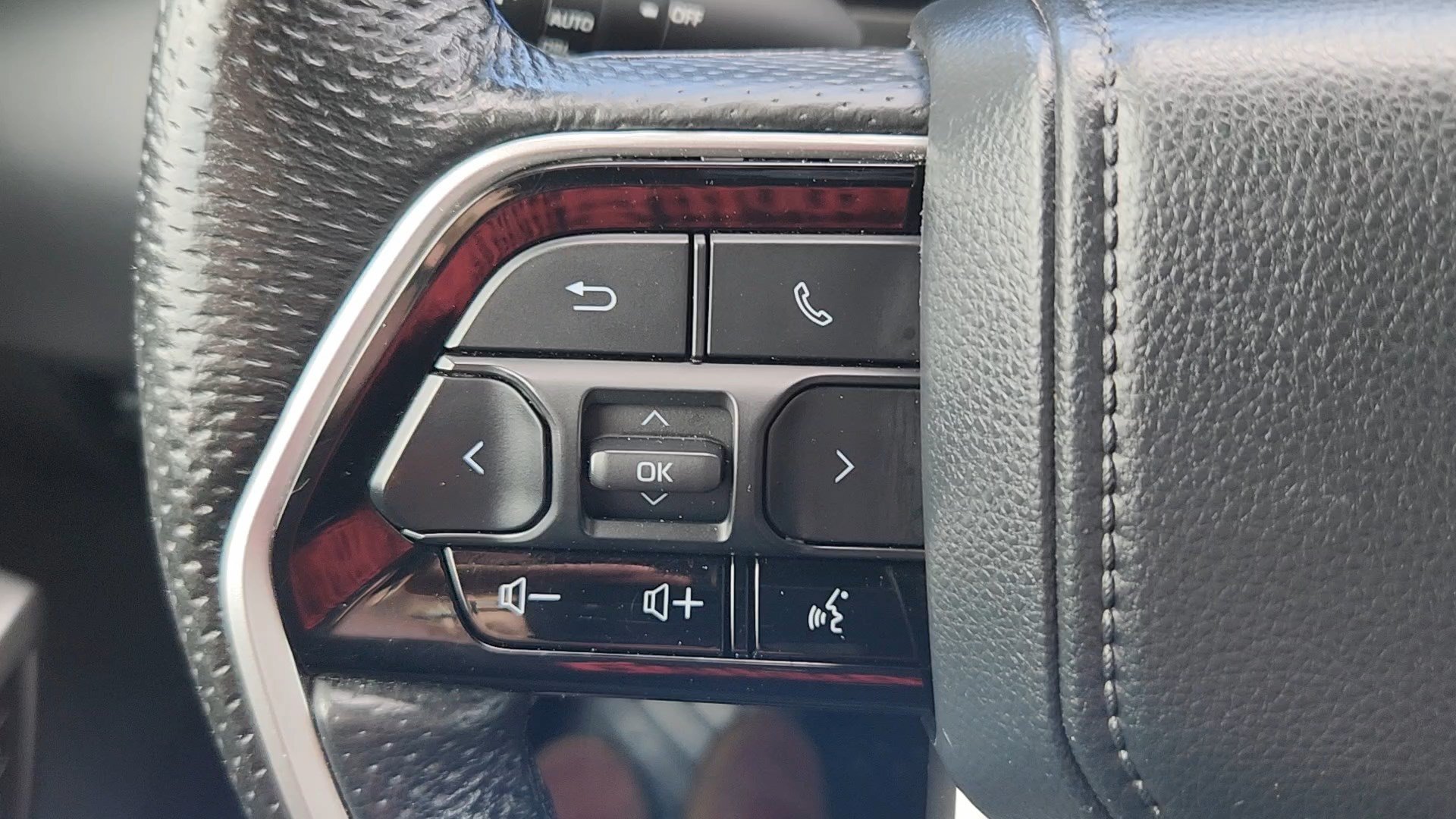 Used 2024 Toyota Sequoia Platinum AWD/4WD image 13