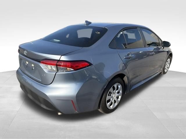 Used 2024 Toyota Corolla LE FWD image 4