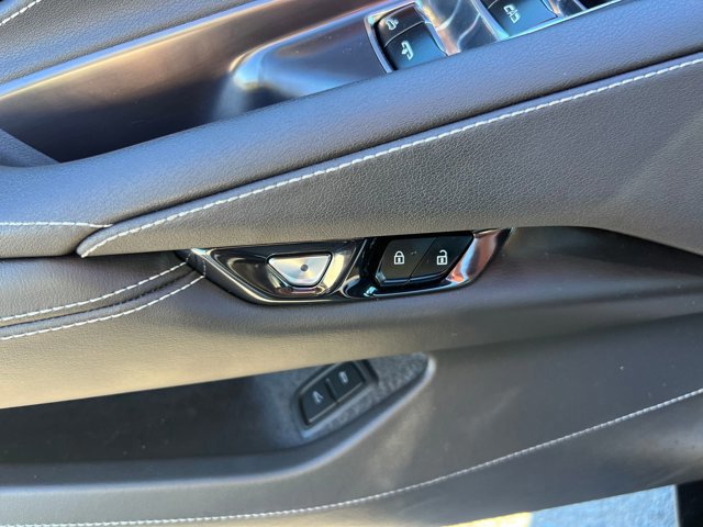 Used 2023 Chevrolet Corvette STINGRAY W/2LT w/ Z51 Performance Package image 12