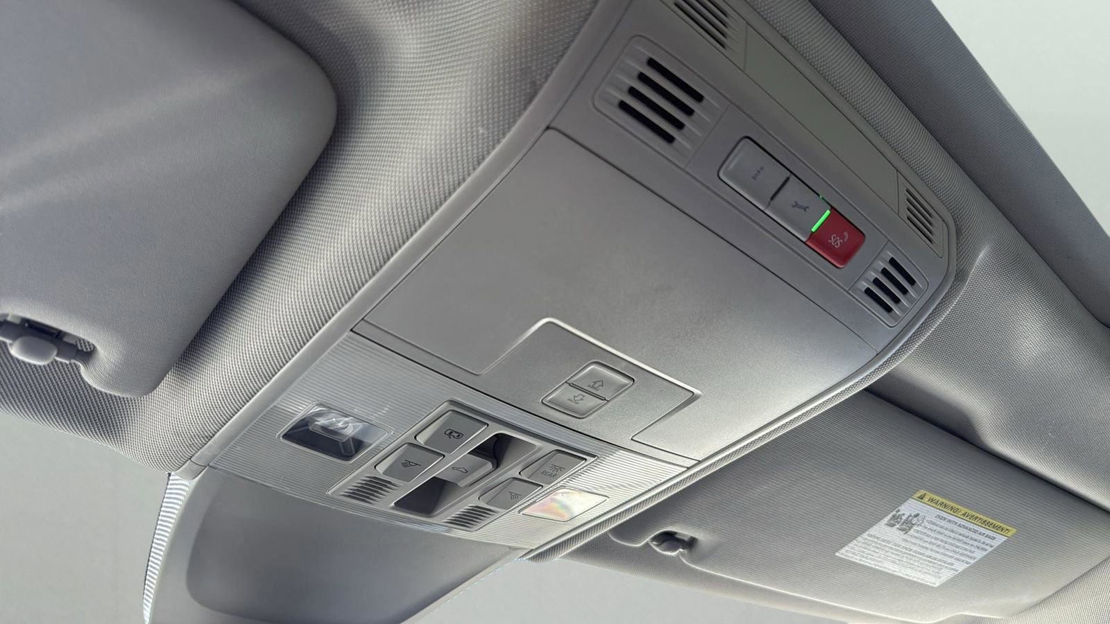 Used 2021 Volkswagen Tiguan SEL w/ 3-Row Tiguan MDO Package image 23