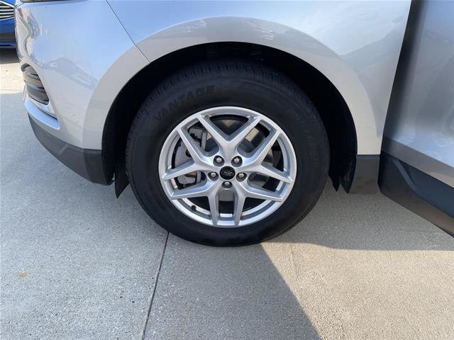 Certified 2024 Ford Edge SEL AWD/4WD image 10