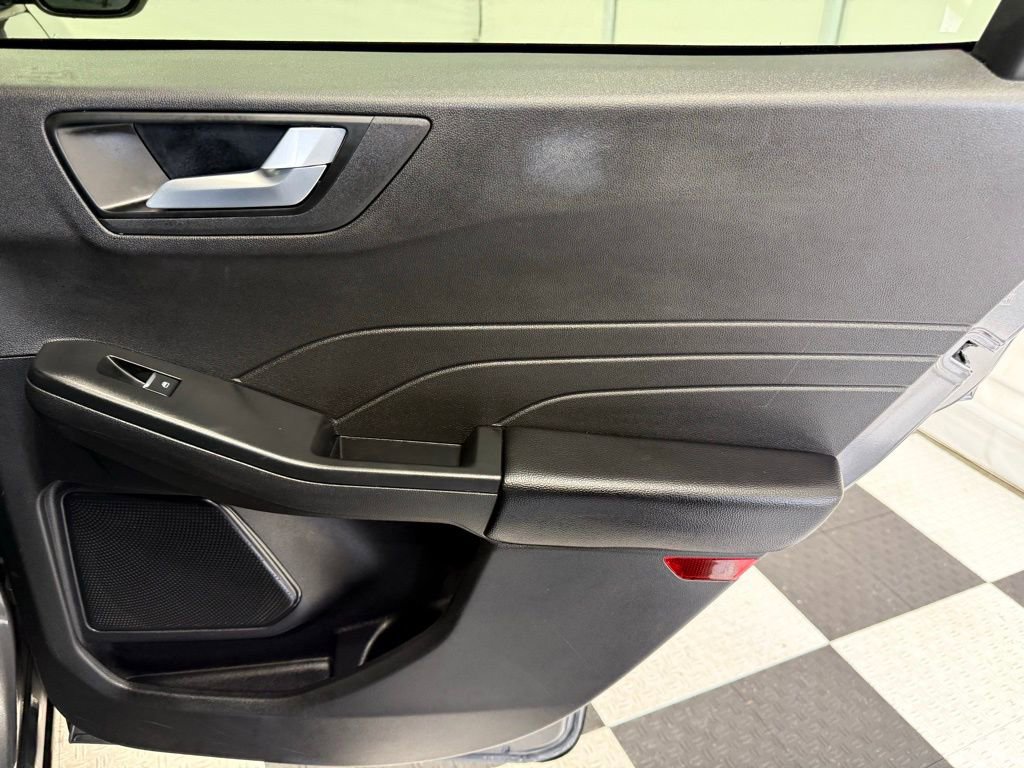 Certified 2025 Ford Escape ST-Line image 26