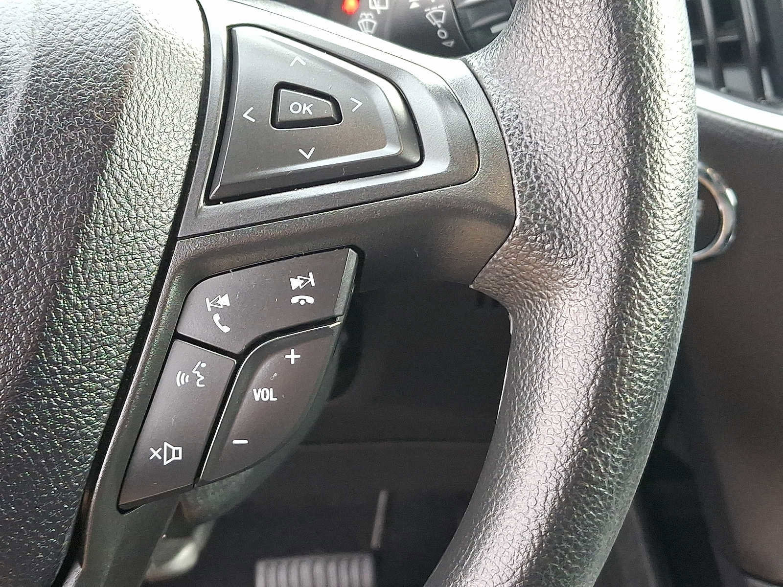 Certified 2024 Ford Edge SE image 22