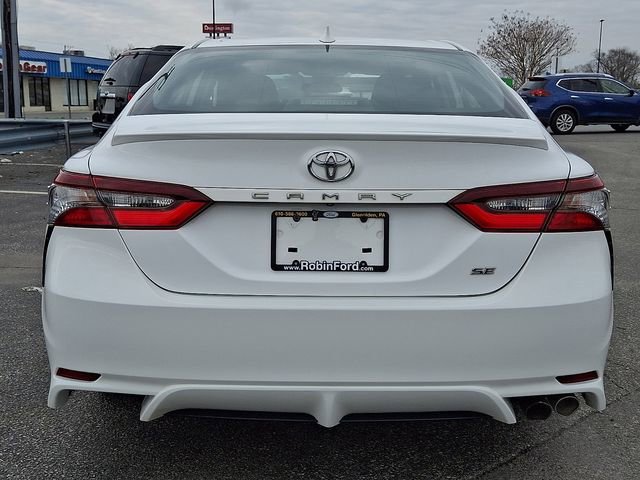 Used 2021 Toyota Camry SE FWD image 5