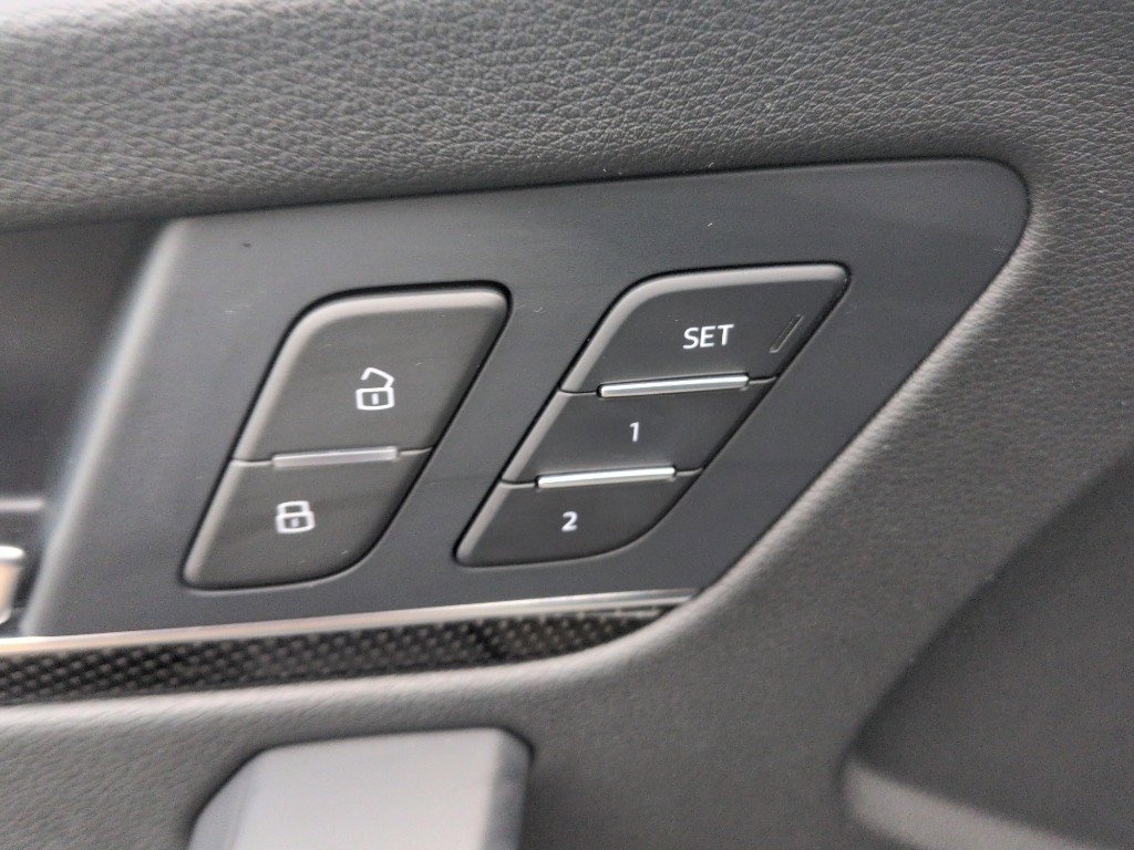 Used 2021 Audi SQ5 Prestige w/ Prestige Package image 9