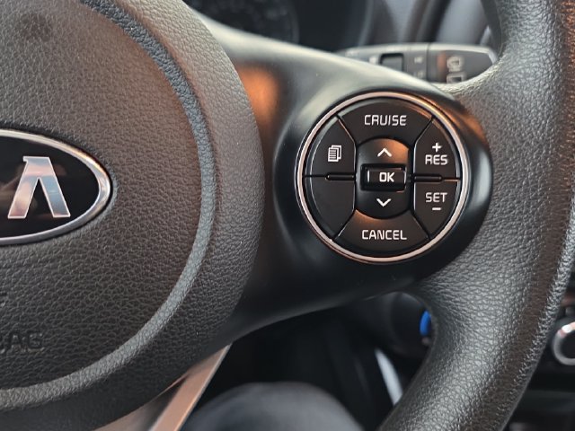 Used 2021 Kia Soul LX FWD image 17