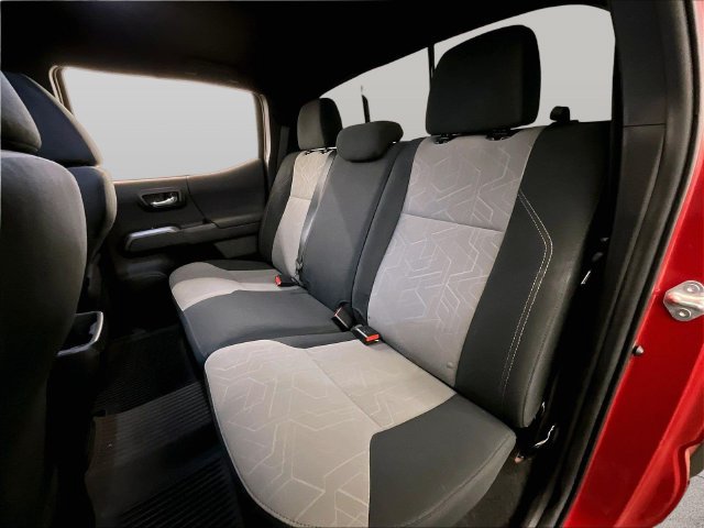 Used 2022 Toyota Tacoma TRD Off-Road w/ Technology Package AWD/4WD image 25