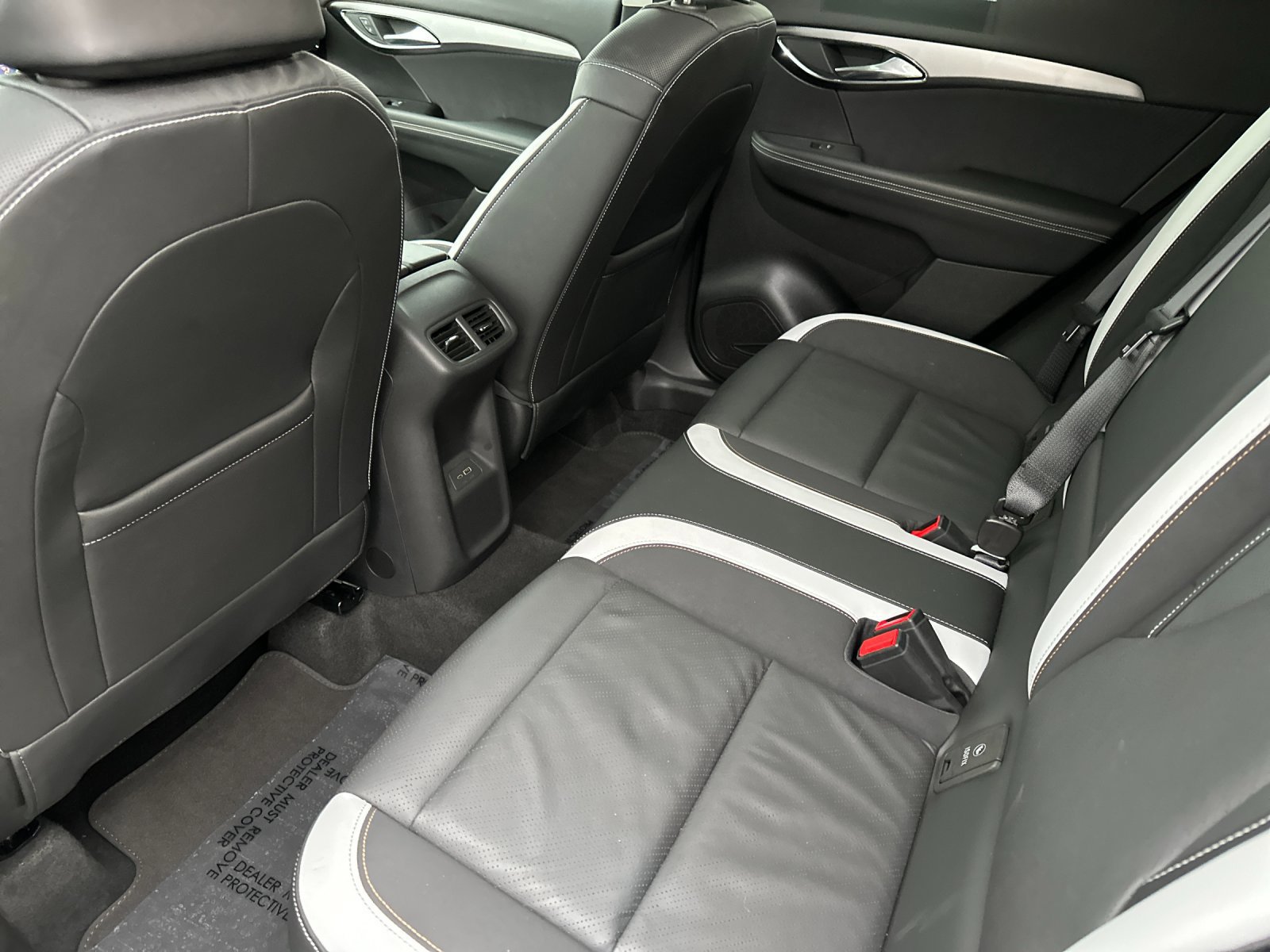 Used 2025 Buick Envision Sport Touring image 12