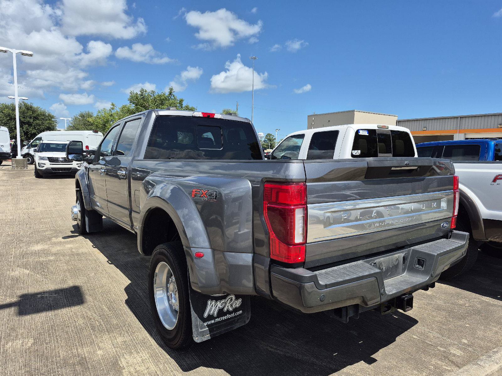 Certified 2022 Ford F450 Platinum w/ FX4 Off-Road Package AWD/4WD image 4