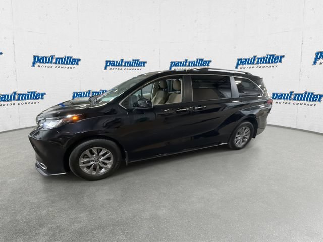 Used 2022 Toyota Sienna XLE FWD image 6