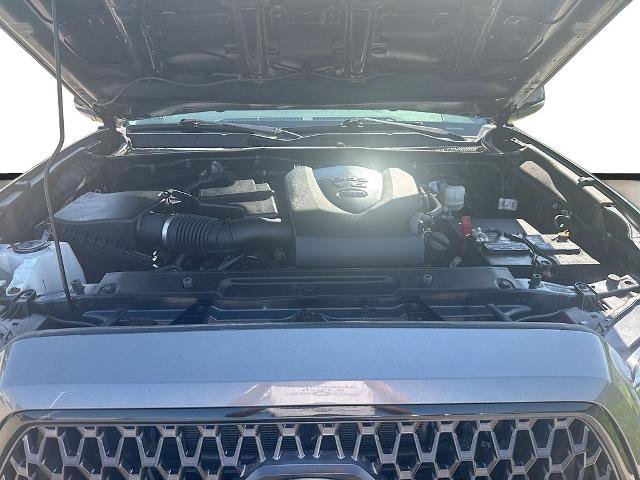 Used 2022 Toyota Tacoma Limited w/ Nightshade Package AWD/4WD image 22