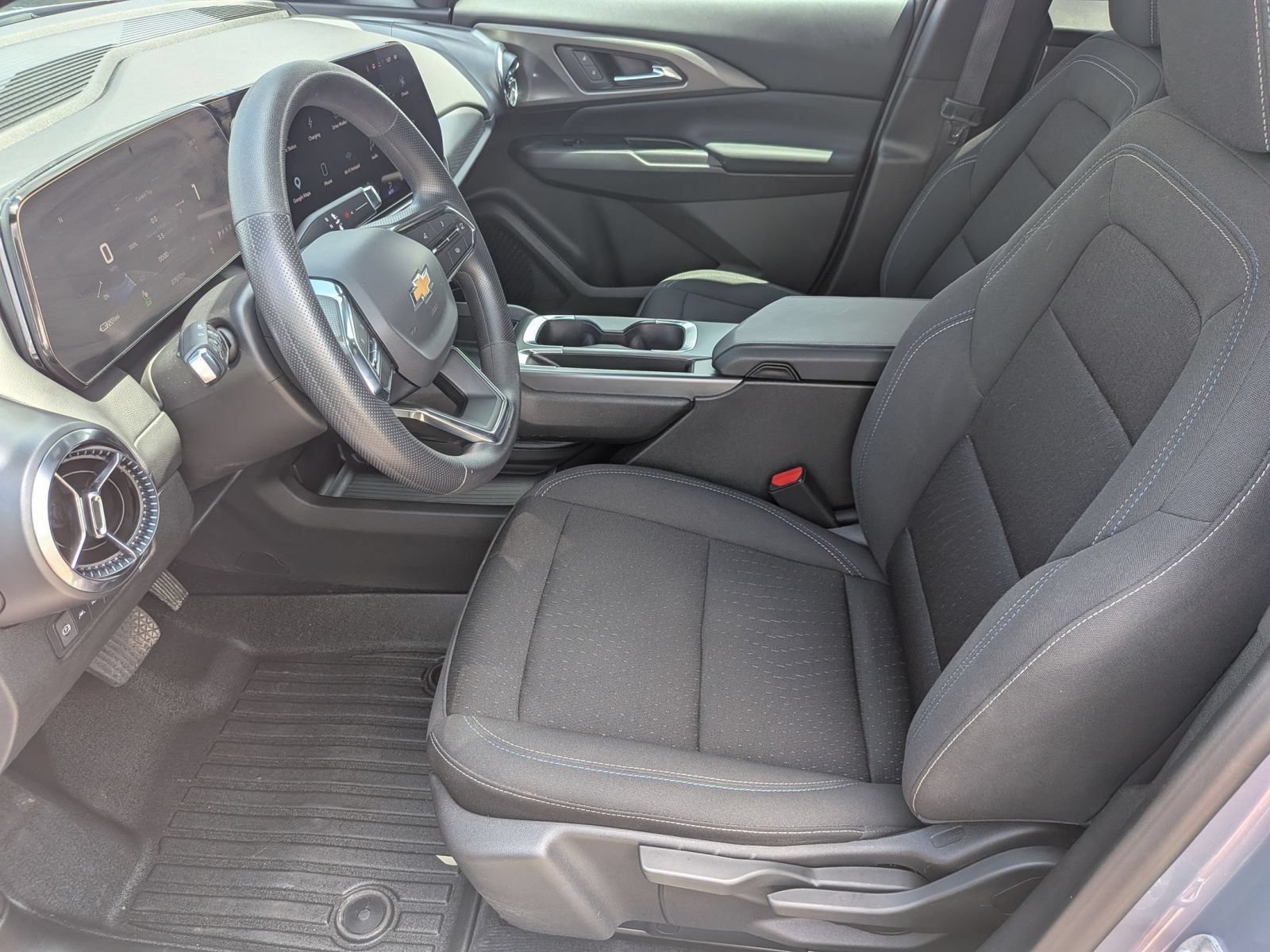 Used 2025 Chevrolet Equinox EV LT FWD image 12