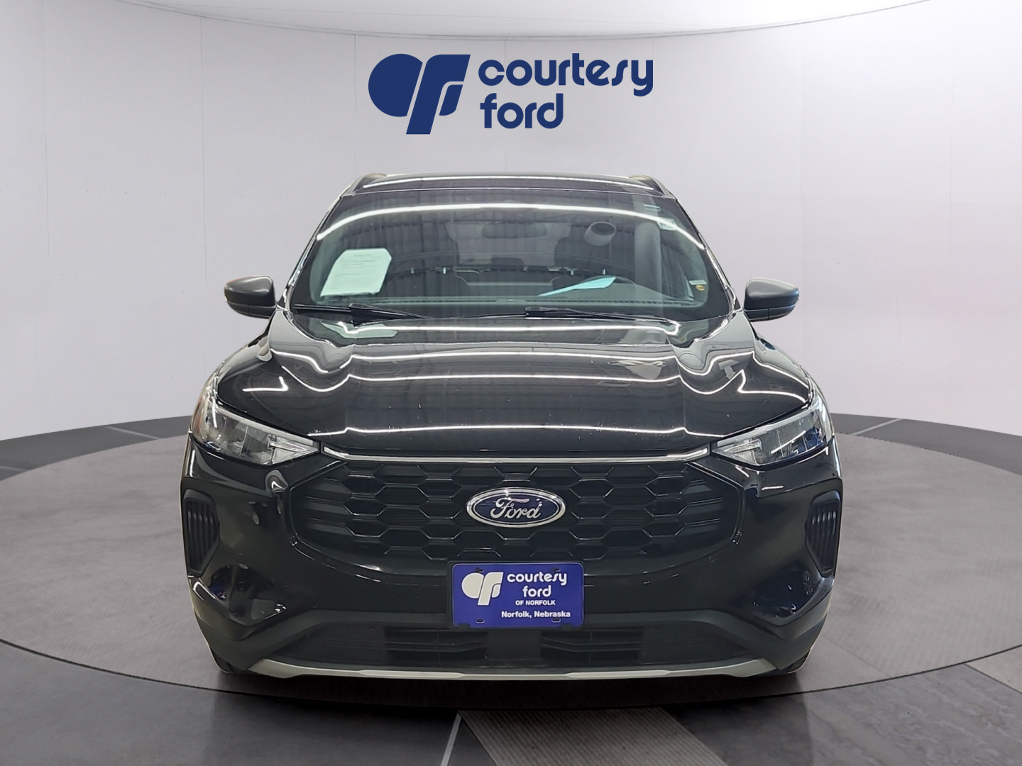 Certified 2025 Ford Escape ST-Line w/ Tech Pack #1 AWD/4WD image 2