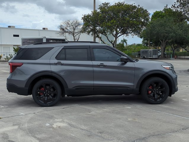 Certified 2022 Ford Explorer ST w/ Equipment Group 401A AWD/4WD image 2