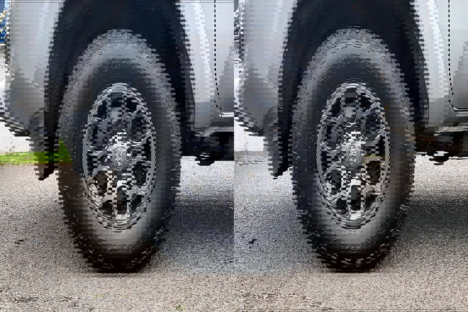 Used 2017 Toyota Tacoma SR5 RWD image 10