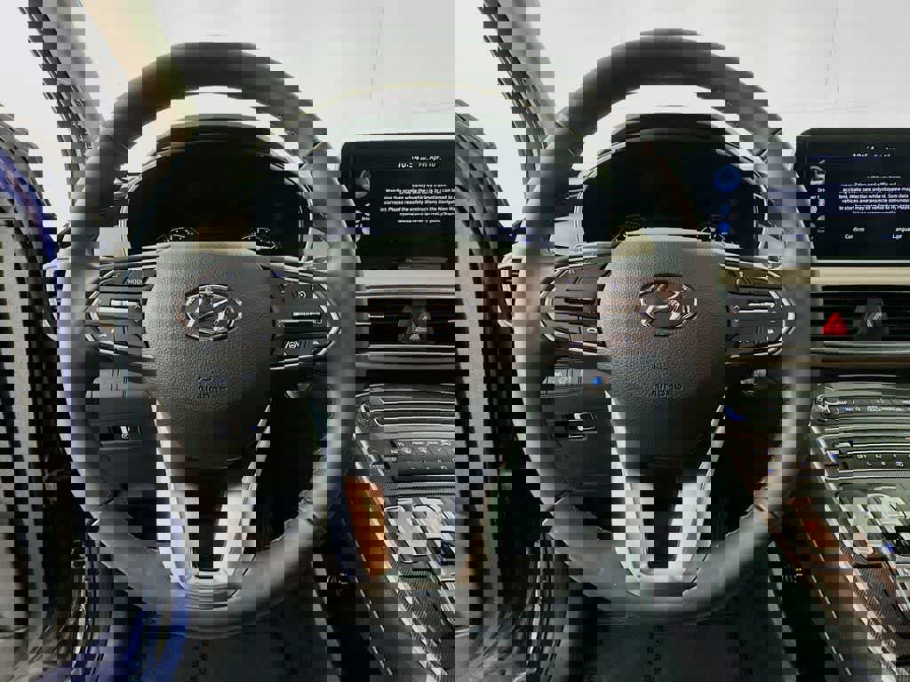 Used 2023 Hyundai Santa Fe SEL FWD image 19