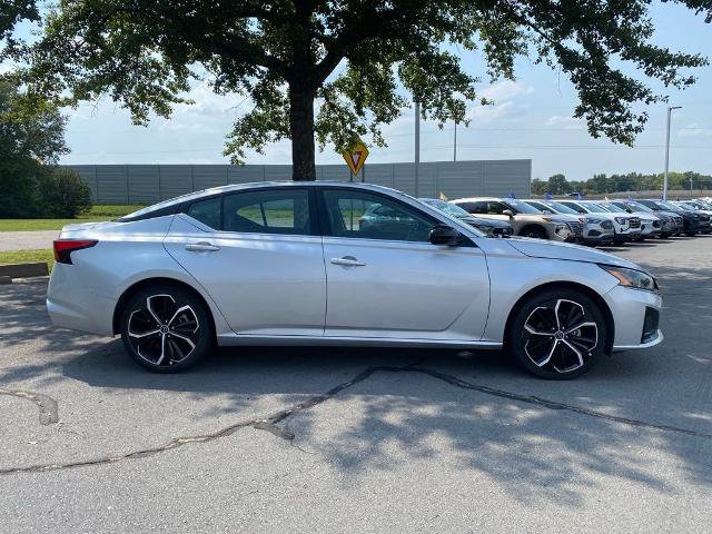 Used 2024 Nissan Altima 2.5 SR FWD image 8