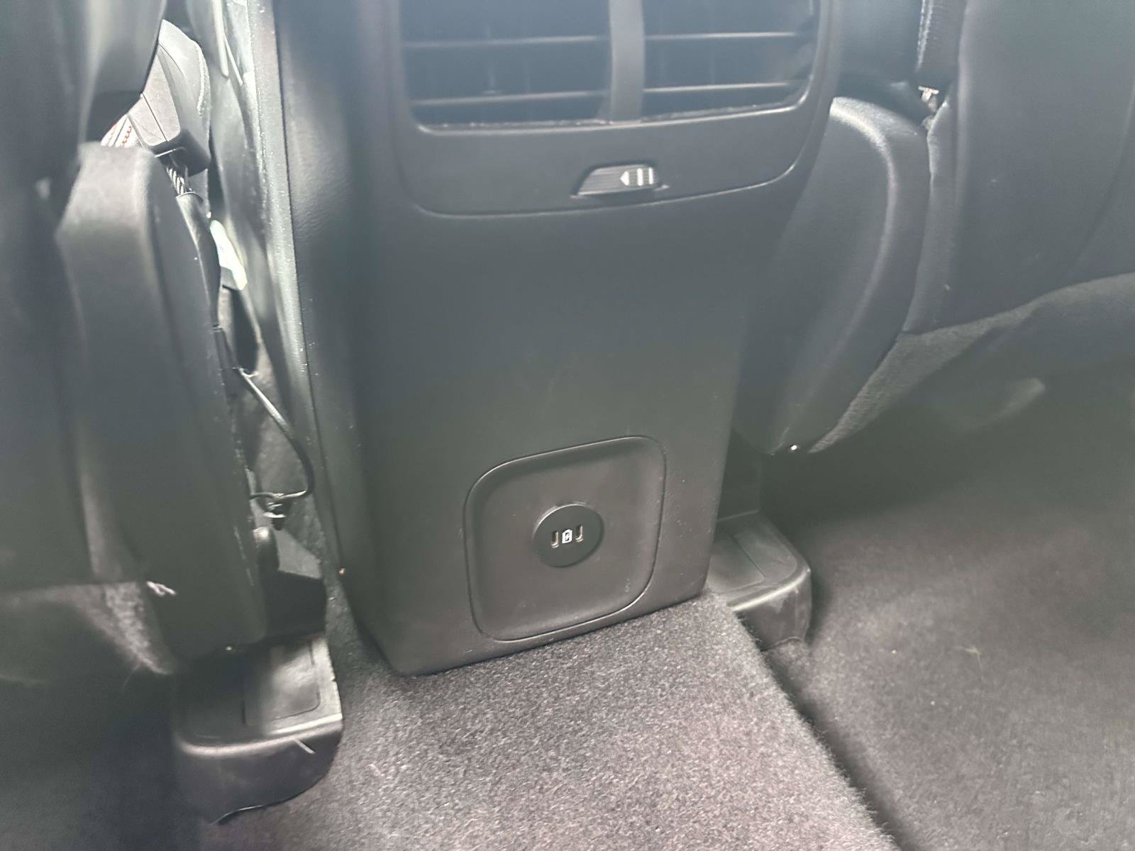 Certified 2025 Ford Escape ST-Line AWD/4WD image 11