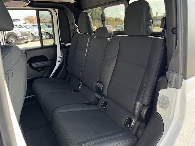 Used 2022 Jeep Gladiator Willys image 27