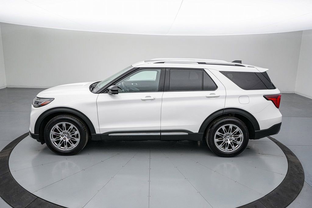 Certified 2025 Ford Explorer Platinum image 2