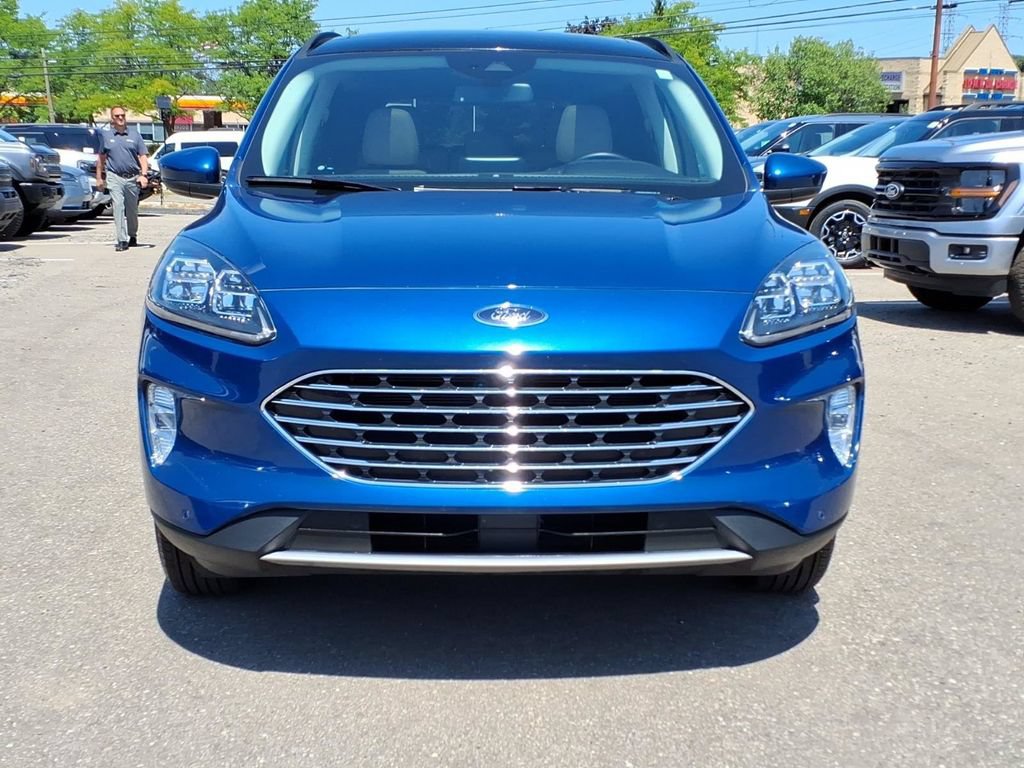 Certified 2022 Ford Escape Titanium FWD image 2