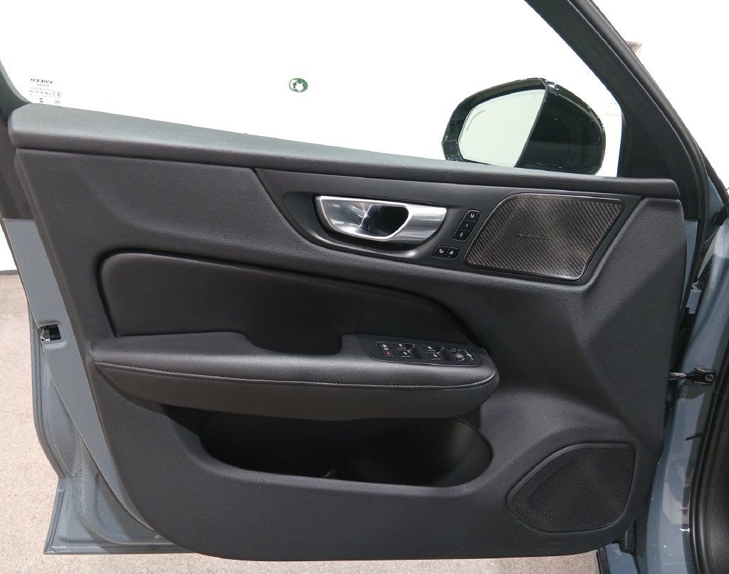 Used 2024 Volvo S60 B5 Plus FWD image 17