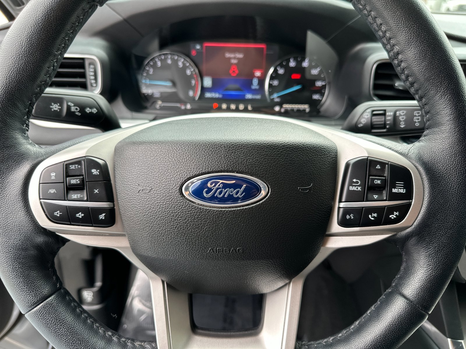 Certified 2022 Ford Explorer XLT w/ Equipment Group 202A image 25