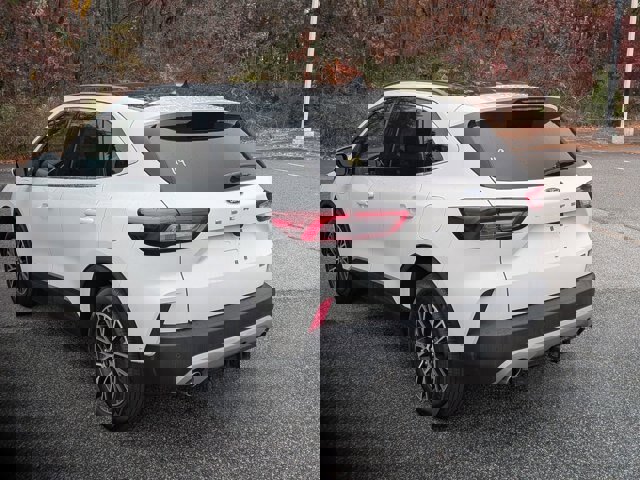 Certified 2024 Ford Escape SE w/ PHEV Premium Package image 6