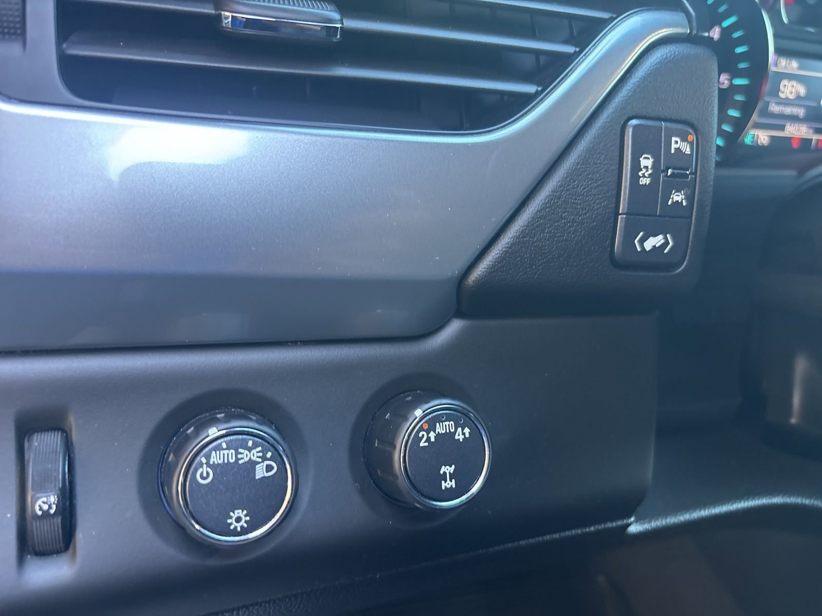 Used 2019 Chevrolet Tahoe LT AWD/4WD image 18