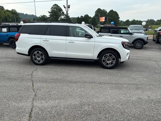 Certified 2025 Ford Expedition Active AWD/4WD image 44