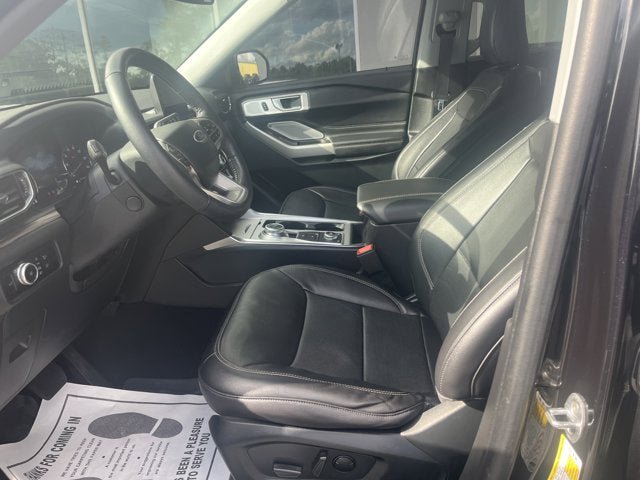 Certified 2023 Ford Explorer Limited w/ Limited Technology Package AWD/4WD image 11