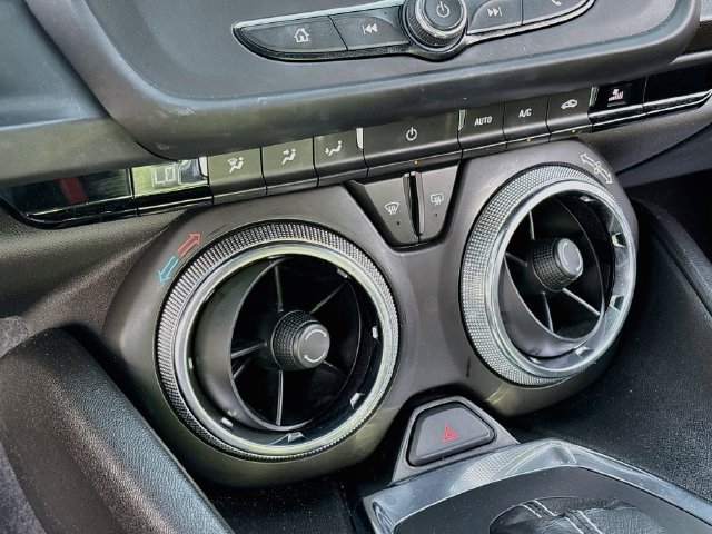 Used 2020 Chevrolet Camaro LT RWD image 15