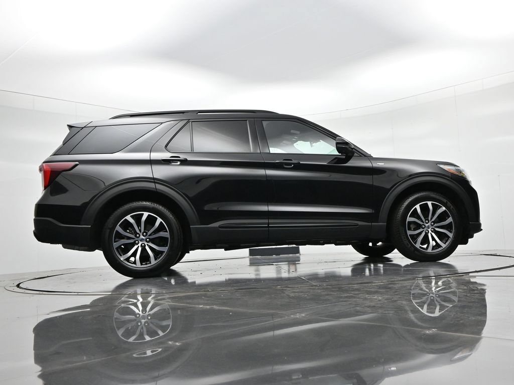Certified 2026 Ford Explorer ST-Line AWD/4WD image 25