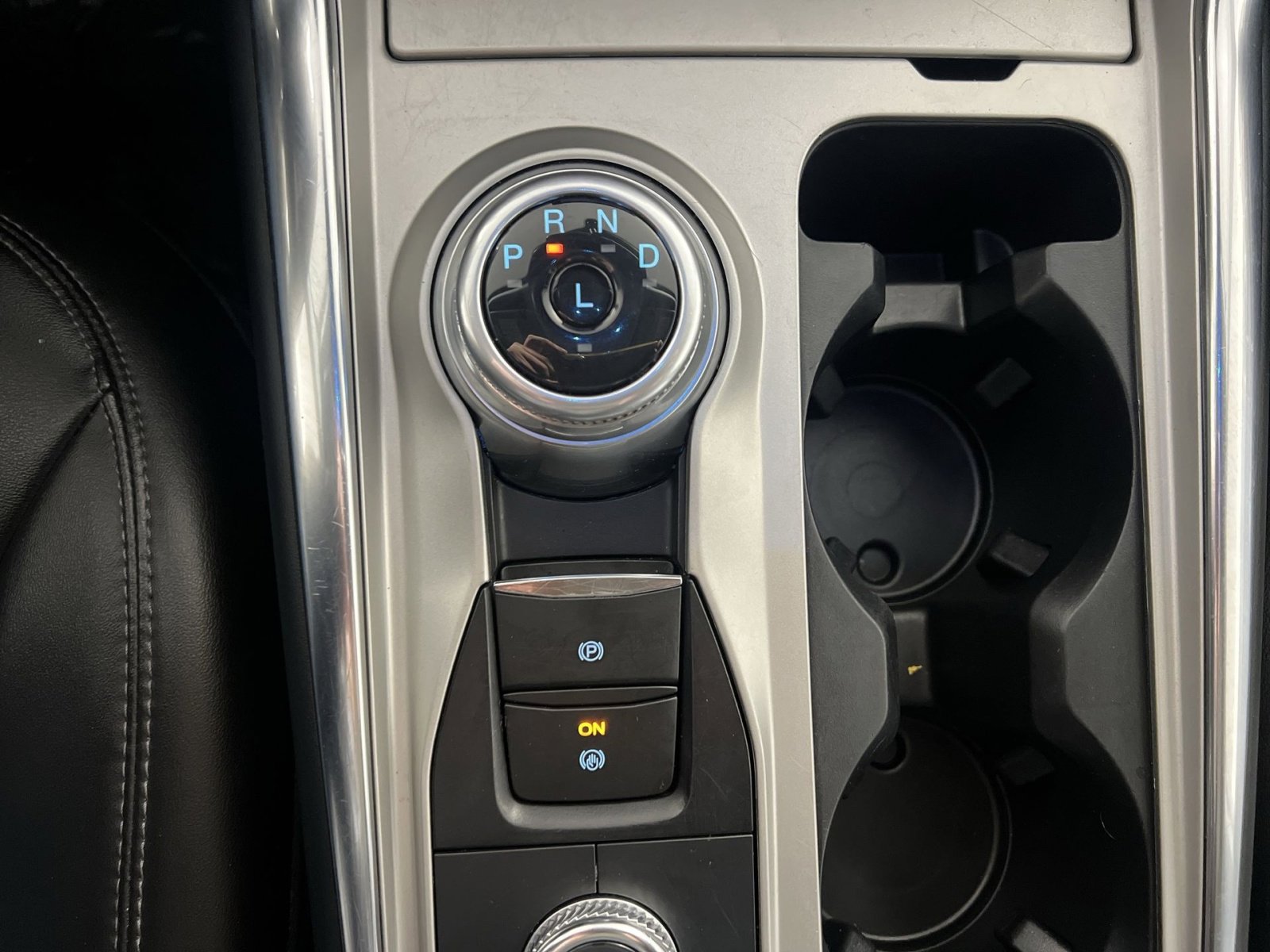 Certified 2022 Ford Explorer XLT w/ Equipment Group 202A image 22