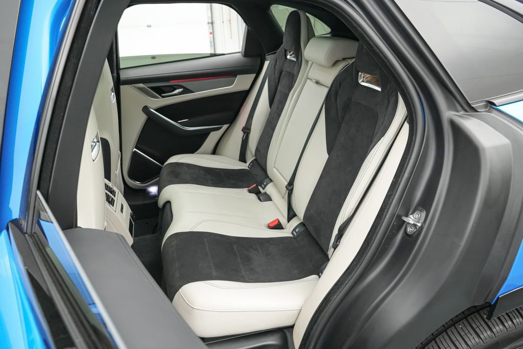 Used 2023 Jaguar F-PACE SVR image 32