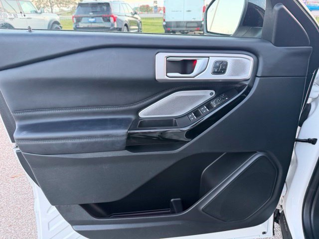 Certified 2021 Ford Explorer Platinum w/ Equipment Group 601A AWD/4WD image 10