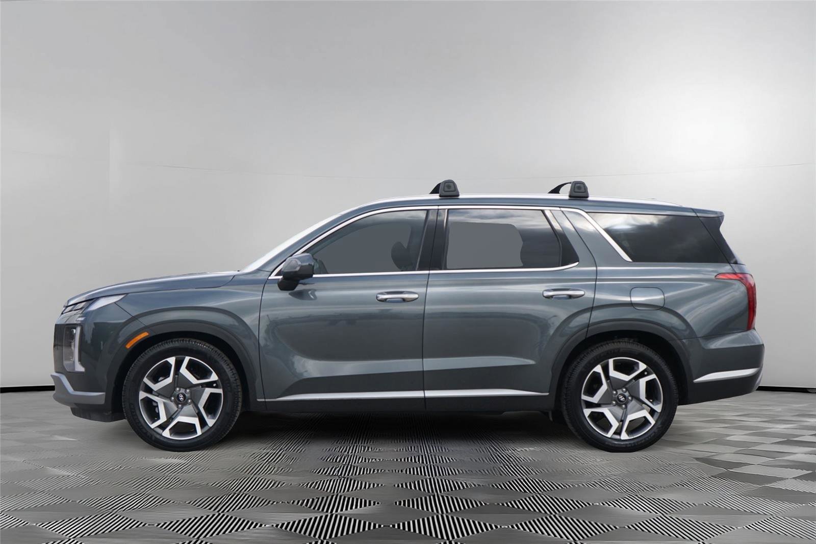 Used 2023 Hyundai Palisade SEL w/ Premium Package FWD image 7