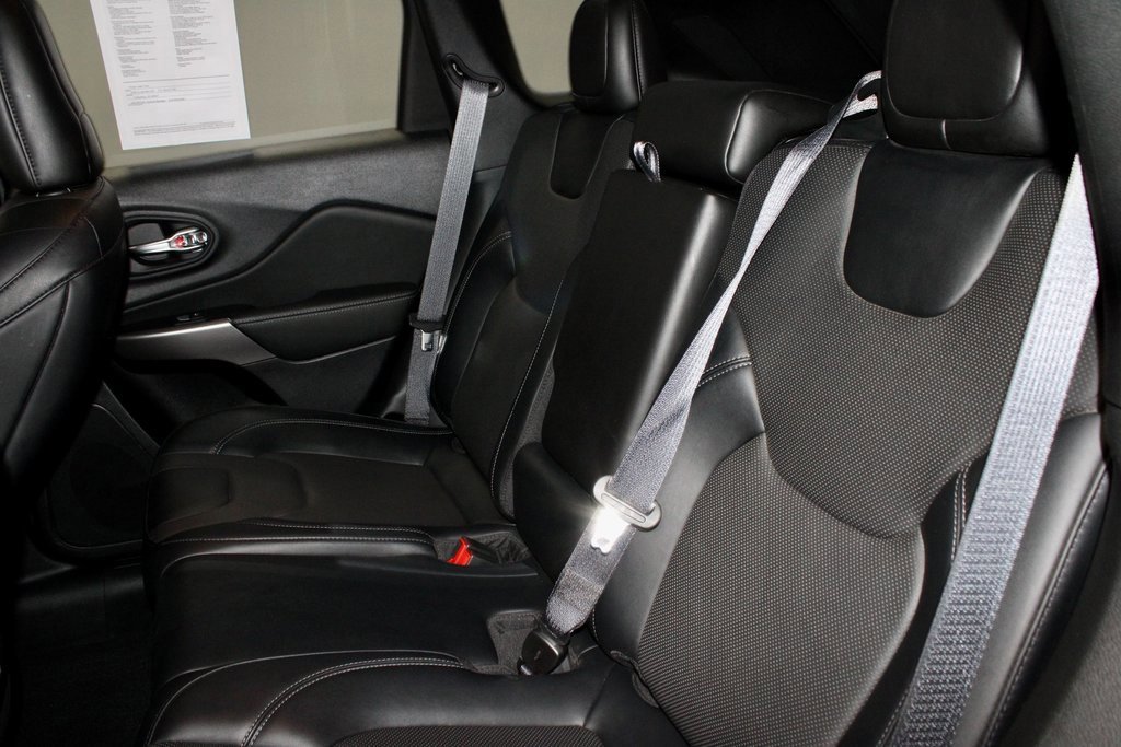 Used 2022 Jeep Cherokee Latitude Lux w/ Mopar Interior Package image 21