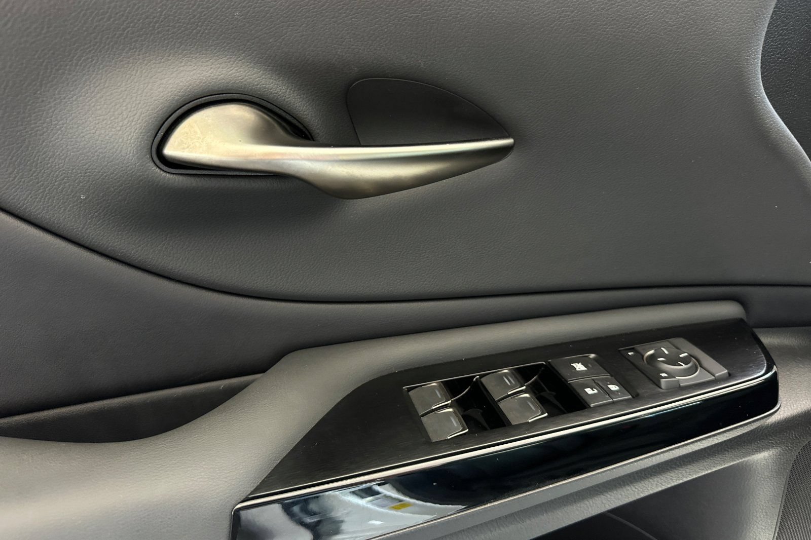 Used 2022 Lexus ES 350 w/ Accessory Package 2 FWD image 10