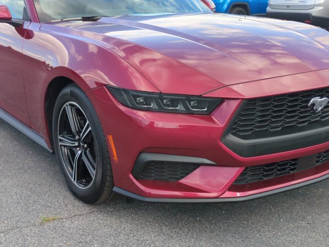 Certified 2025 Ford Mustang Coupe RWD image 10
