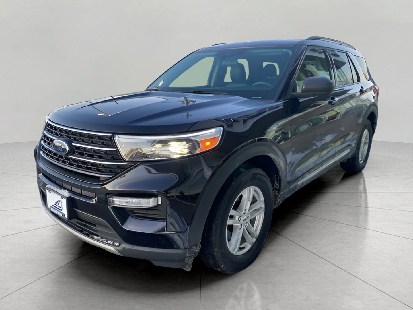 Certified 2022 Ford Explorer XLT w/ Equipment Group 202A image 3