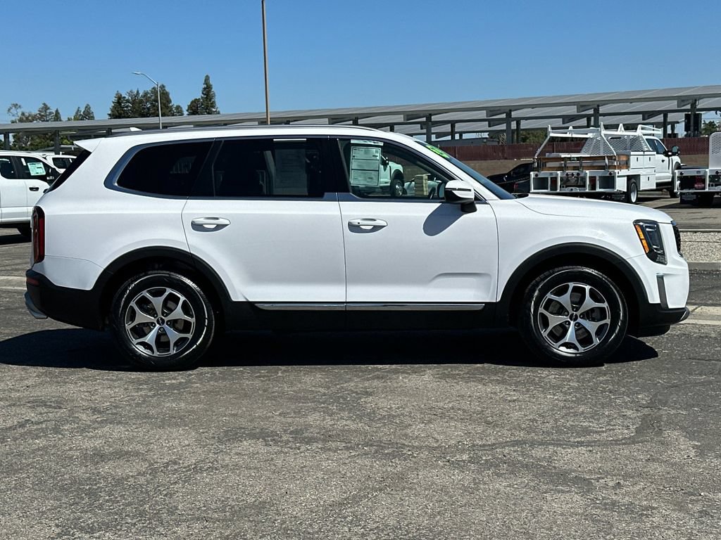 Used 2022 Kia Telluride EX FWD image 2