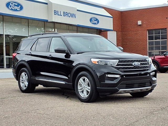 Certified 2024 Ford Explorer XLT w/ Equipment Group 202A AWD/4WD image 1