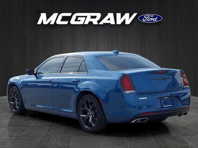 Used 2022 Chrysler 300 Touring w/ Sport Appearance Package image 3