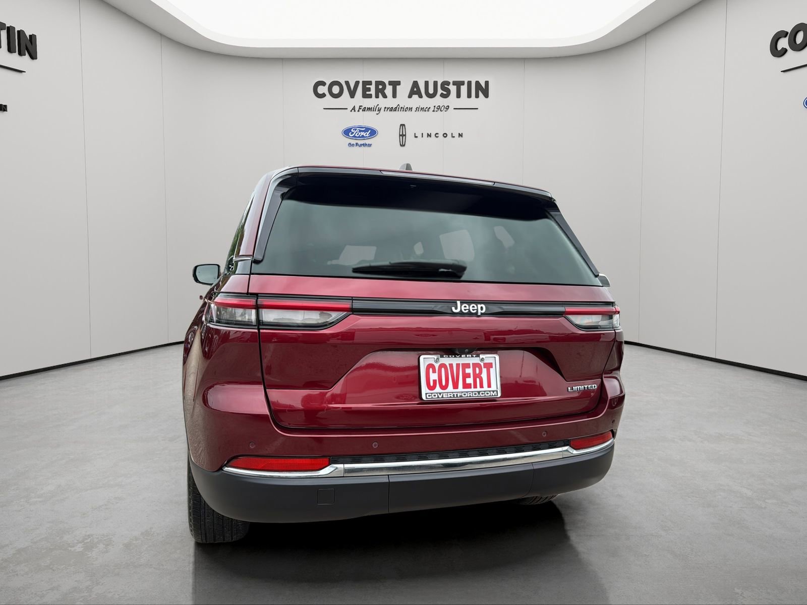 Used 2023 Jeep Grand Cherokee Limited RWD image 4