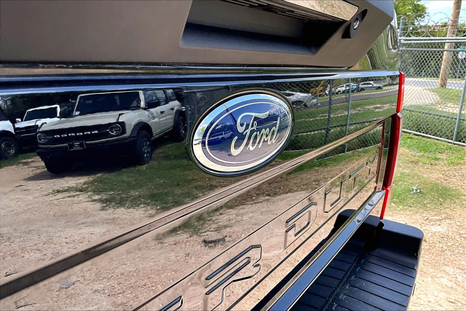 Certified 2022 Ford F250 Lariat w/ Lariat Ultimate Package AWD/4WD image 31