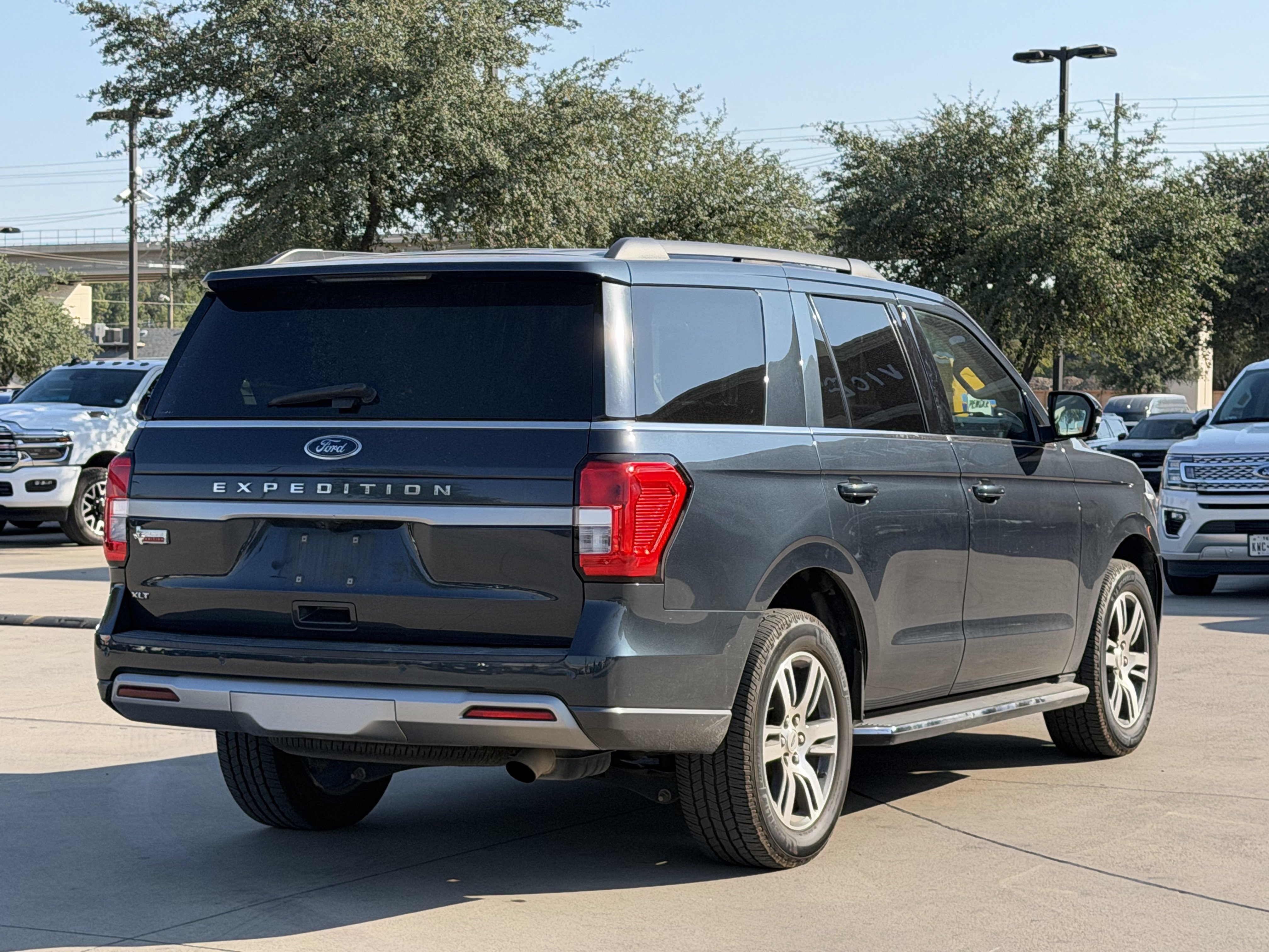 Certified 2022 Ford Expedition XLT RWD image 4